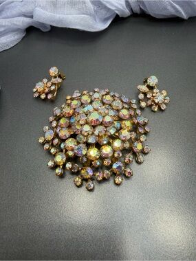🔥🔥🔥Vintage Austrian Brooch and Clip earrings AB Crystal #67set